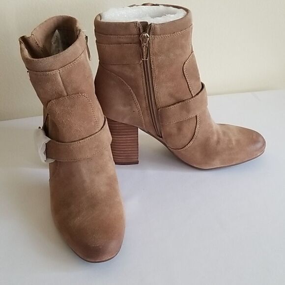 Vince Camuto Simlee Taupe Suede Bootie, NEW, SZ. 9 - Picture 2 of 9